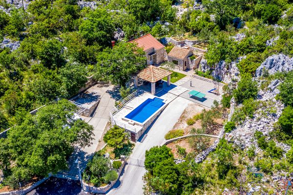 Ferienhaus Zaton mit Pool für bis zu 4 Personen mieten