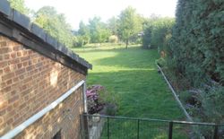 Bild 4: Blick auf den Garten