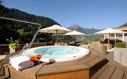 Bild 15: Außenpool beim Hotel kann gratis benützt werden.